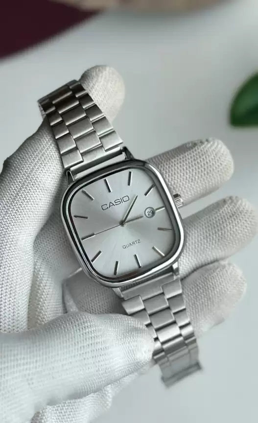 CASIO QUARTZ VINTAGE WATCH